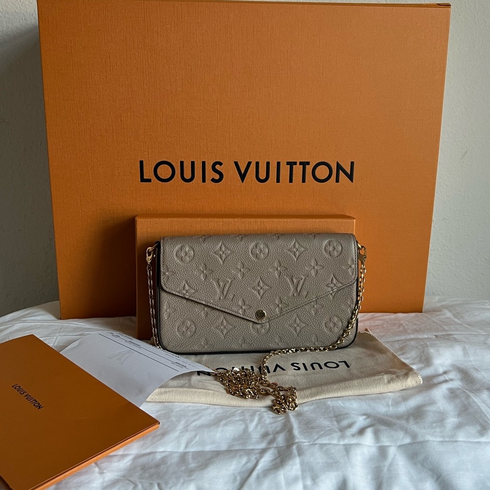 Louis Vuitton Felicie Pochette Monogram Empreinte Leather
Turtledove